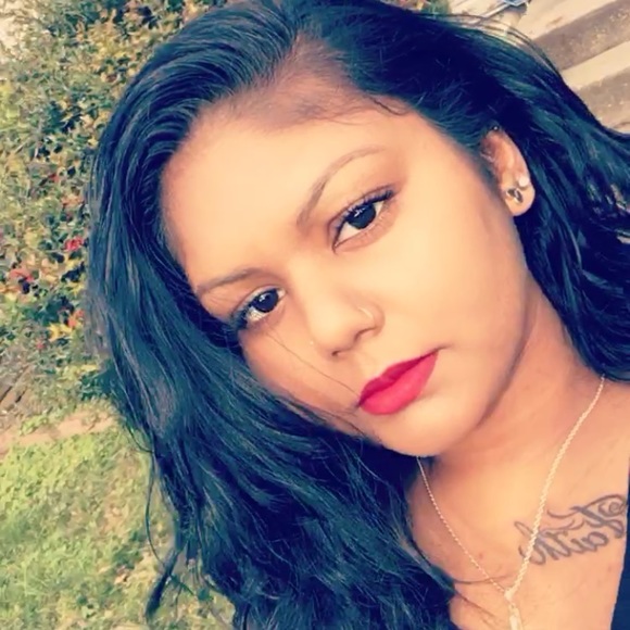 Meet your Posher, Alexsis - Picture 1 of 1